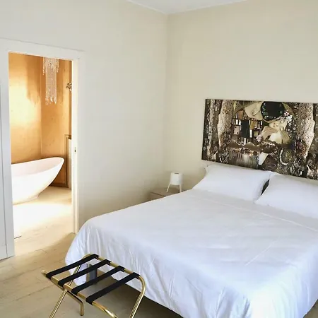 Classe 49, Una In Appartement *