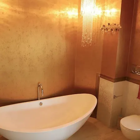 Classe 49, Una In Appartement Bari